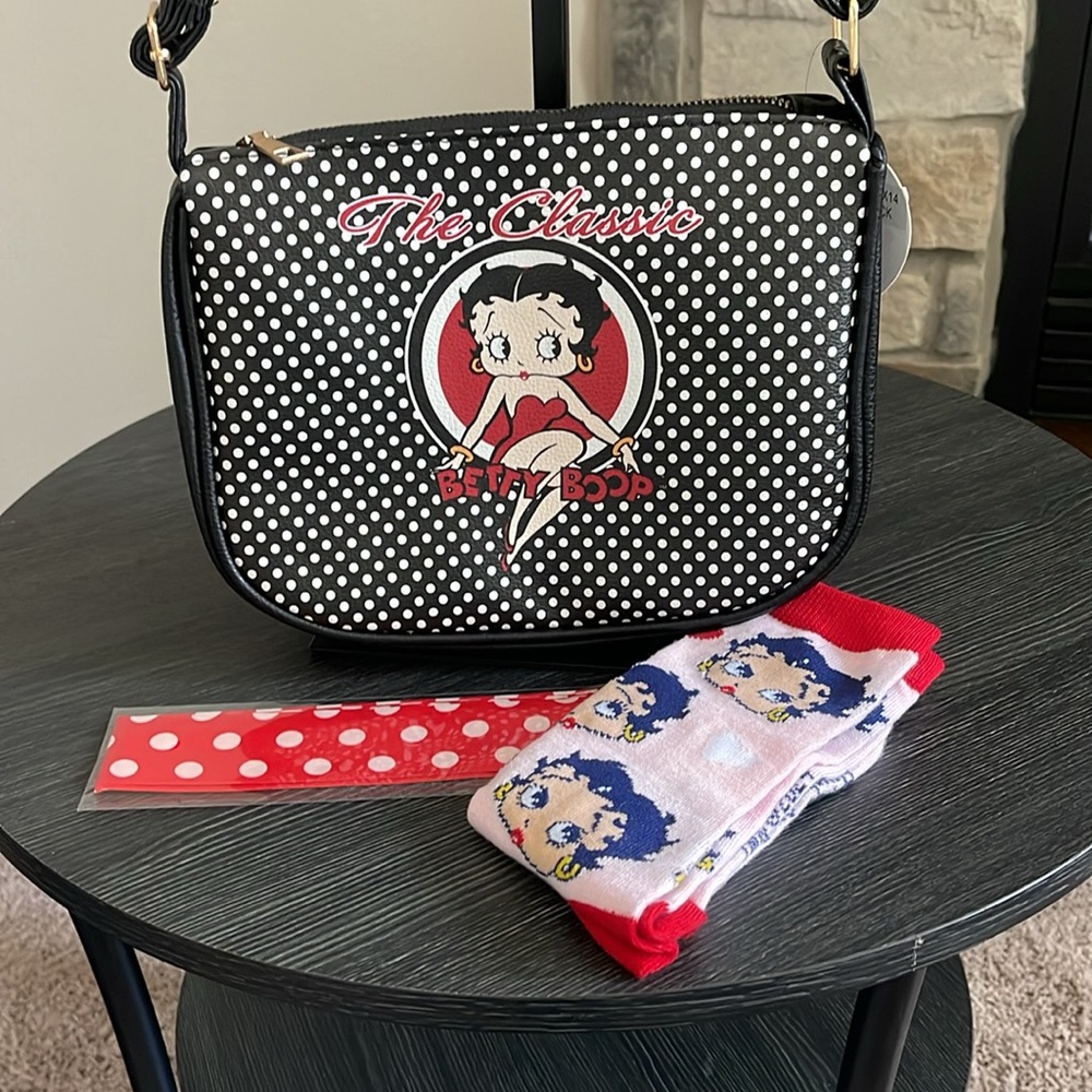Betty Boop Bundle- Satchel/Crossbody, Socks and Twilly - Picture 2 of 9